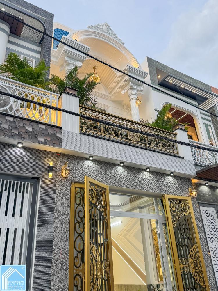 3 CĂN MẶT TIỀN HẺM GẦN ĐH Y DƯỢC - Ô TÔ ĐẬU TRONG NHÀ
