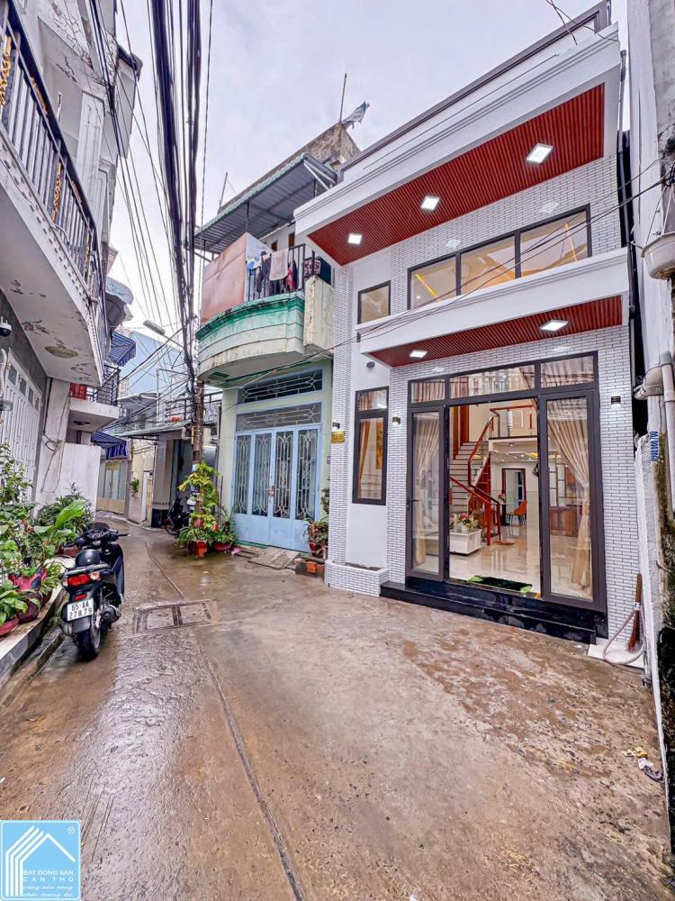 Bán nhà 1TRỆT 1LỬNG, 3 PHÒNG NGỦ, Gần VINCOM HÙNG VƯƠNG