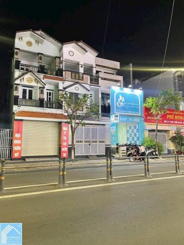 ✅ Giá tốt 9 tỷ BÁN NHÀ MẶT TIỀN ĐƯỜNG TRẦN HOÀNG NA (đoạn KDC HỒNG PHÁT)
