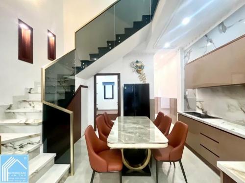  2 Tuần Hoàn Thiện - Nhà 1 Trệt 2 Lầu Đường D4 KDC Hồng Loan - Đoạn ngay chung cư