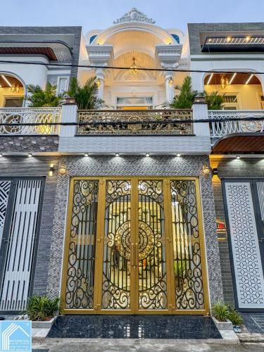 3 CĂN MẶT TIỀN HẺM GẦN ĐH Y DƯỢC - Ô TÔ ĐẬU TRONG NHÀ