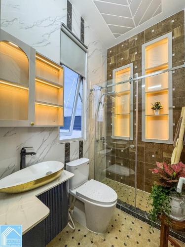 3 CĂN MẶT TIỀN HẺM GẦN ĐH Y DƯỢC - Ô TÔ ĐẬU TRONG NHÀ