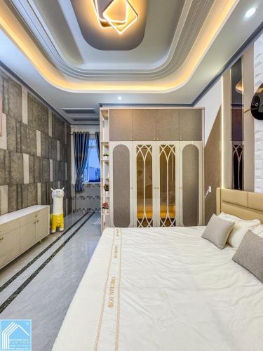 3 CĂN MẶT TIỀN HẺM GẦN ĐH Y DƯỢC - Ô TÔ ĐẬU TRONG NHÀ
