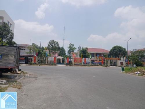 3 nền góc E9 – 7,8,9 đường Nguyễn Thị Sáu + Nguyễn Chánh thuộc KDC 586, Phú Thứ, Cái Răng, Cần Thơ.