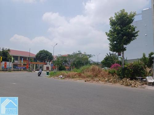 3 nền góc E9 – 7,8,9 đường Nguyễn Thị Sáu + Nguyễn Chánh thuộc KDC 586, Phú Thứ, Cái Răng, Cần Thơ.