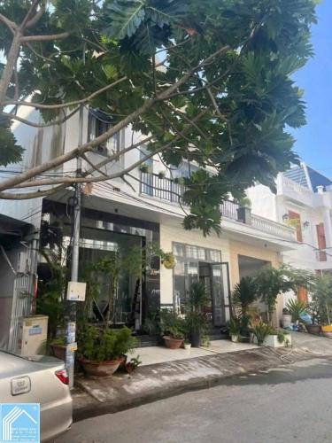 3 NỀN LIỀN KỀ CÓ NHÀ 1 TRỆT 1 LẦU KIÊN CỐ ĐƯỜNG B2 KDC HƯNG PHÚ