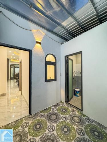 3 tỉ 090 triệu - Chủ Gởi  NHÀ TRỆT LẦU MỚI ĐẸP 3 PHÒNG NGỦ  _KIẾN TRÚC HIỆN ĐẠI HẺM 311 