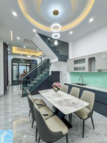 3 tỉ 090 triệu - Chủ Gởi  NHÀ TRỆT LẦU MỚI ĐẸP 3 PHÒNG NGỦ  _KIẾN TRÚC HIỆN ĐẠI HẺM 311 