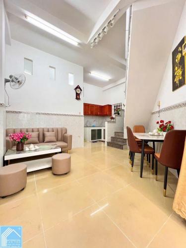 31. NHÀ ĐẸP Số 36 - Hẻm 5 - NV. Hồng (Hẻm 102 Lê Lai)