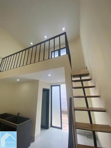 Bán 1Cặp Nhà - xây trên nền 8m x 5m, hẻm 311 NVCừ, đối diện CTy Dược Hậu Giang