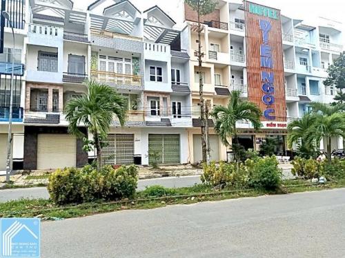 Bán 2 căn Nhà Thô 1 Trệt 3 Lầu Sân thượng đường Bùi Quang Trinh Trục chính KDC Phú An