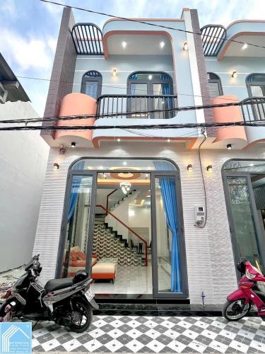 Bán 2 Căn Nhà Trệt Lầu hẻm 11 đường Nguyễn Văn Linh - Cách Bệnh Viện ĐKTW 300m