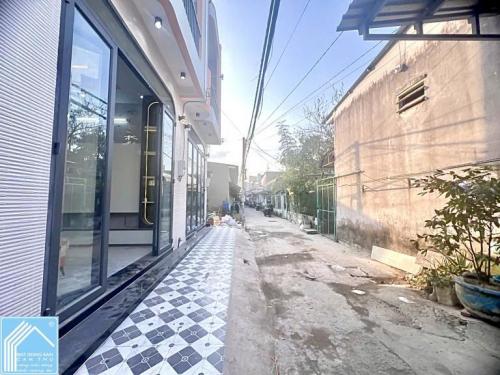 Bán 2 Căn Nhà Trệt Lầu hẻm 11 đường Nguyễn Văn Linh - Cách Bệnh Viện ĐKTW 300m