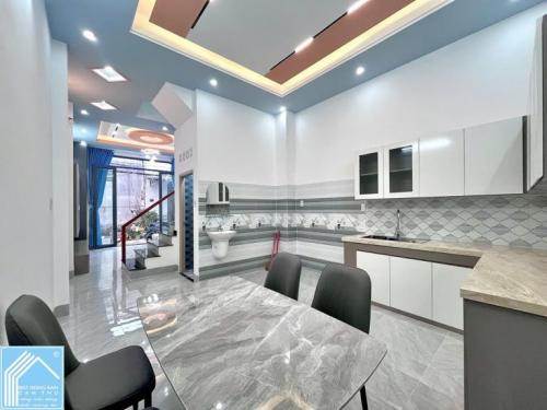 Bán 2 Căn Nhà Trệt Lầu hẻm 11 đường Nguyễn Văn Linh - Cách Bệnh Viện ĐKTW 300m