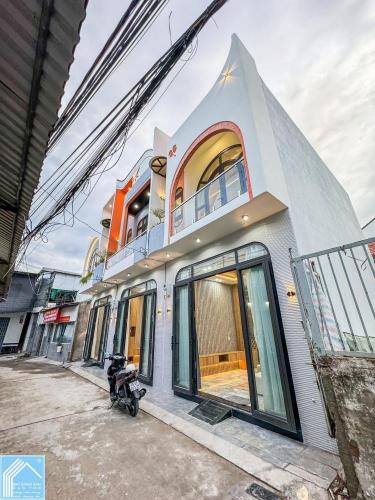BÁN 3 CĂN NHÀ LIỀN KỀ HẺM 25 NGUYỄN VĂN LINH - CÓ THỂ KINH DOANH