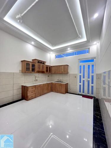 Bán 3 Nhà Trệt Lầu Mặt tiền Bờ kè Cái Sơn - Gần Bệnh Nhi, SIS, ĐH FPT, Chợ Nổi,... 