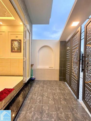 Bán 3 nhà trệt lầu Mặt tiền bờ kè Cái Sơn - gần Bệnh viện Nhi, SIS, ĐH FPT, Chợ Nổi,...