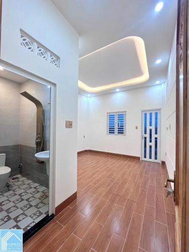 Bán 3 nhà trệt lầu Mặt tiền bờ kè Cái Sơn - gần Bệnh viện Nhi, SIS, ĐH FPT, Chợ Nổi,...