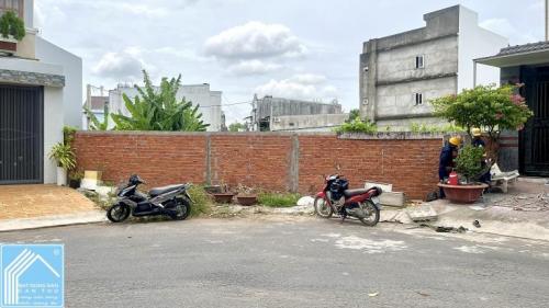 Bán 907,3m2 đất đs 14 kdc hồng phát b - kế đường trần hoàng na
