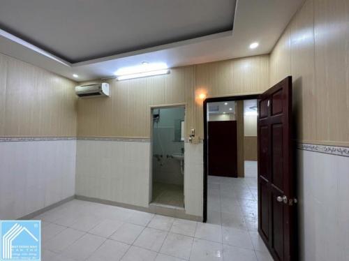 Bán căn hộ góc 80m2, 3 phòng ngủ rộng rãi, view đẹp, tiện nghi