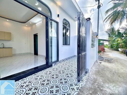 Bán Căn Nhà Gốc 2 Mặt Tiền, Mới Xây 100% – Rạch Ông Dựa, Long Tuyền, TPCT.