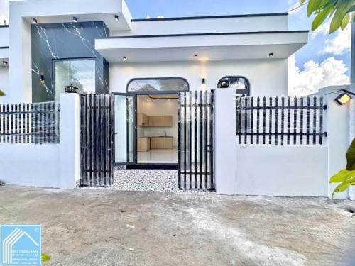 Bán Căn Nhà Gốc 2 Mặt Tiền, Mới Xây 100% – Rạch Ông Dựa, Long Tuyền, TPCT.