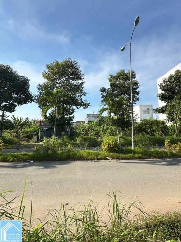 Bán Cặp đẹp 200m2 đường A2 KDC Phú An