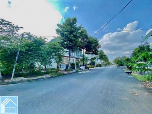 Bán cặp góc A6 khu Hưng phú 1-TPCT - Diện tích 10m x 20m = 201,3m2 - Lộ giới 30m + 15m