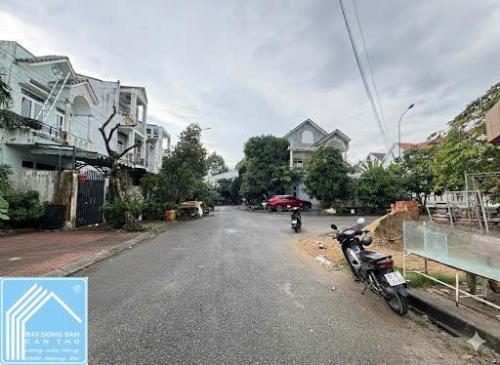 Bán cặp nền đường số 12 khu Nam Long 1