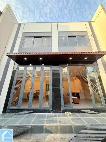 Bán Cặp Nhà Trệt Lầu Cách Chợ Nổi Cái Răng 90m - Lộ Ô Tô 4m - 2 phòng Ngủ - Đầy đủ Nội Thất