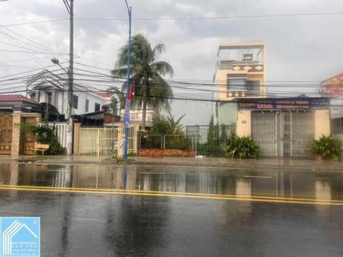  BÁN ĐẤT MẶT TIỀN HOÀNG QUỐC VIỆT – NINH KIỀU, CẦN THƠ • Diện tích: 7m x 30m = 210m2 