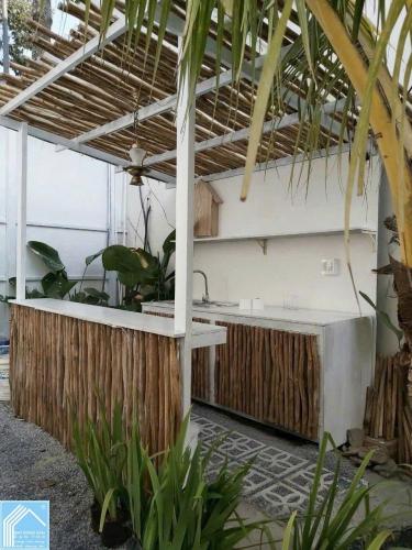 BÁN ĐẤT VÀ NHÀ TRỆT SÂN VƯỜN. GIÁ: 3,2TỶ thu nhập hiện tại 8tr/ 1 tháng 