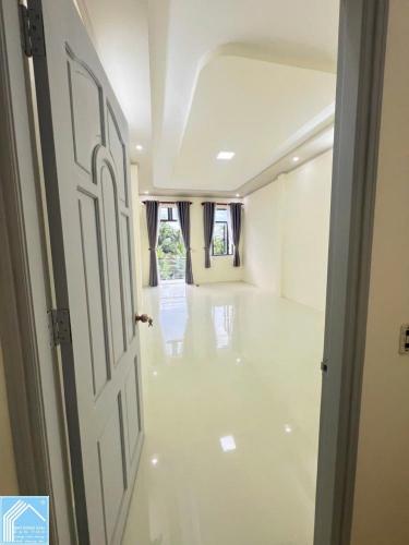 Bán hoặc cho thuê nhà trệt lầu mặt tiền đường hoàng quốc việt - đoạn gần nguyễn văn linh