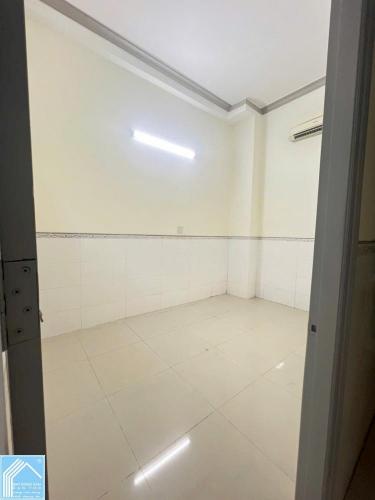 Bán hoặc cho thuê nhà trệt lầu mặt tiền đường hoàng quốc việt - đoạn gần nguyễn văn linh