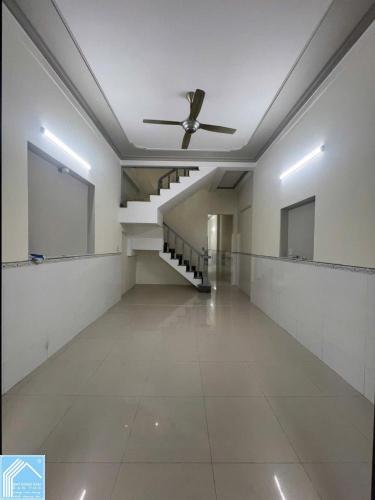Bán hoặc cho thuê nhà trệt lầu mặt tiền đường hoàng quốc việt - đoạn gần nguyễn văn linh