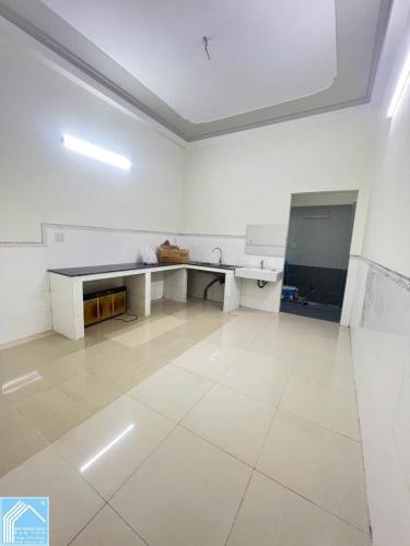Bán hoặc cho thuê nhà trệt lầu mặt tiền đường hoàng quốc việt - đoạn gần nguyễn văn linh