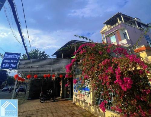 BÁN KHÁCH SẠN BÌNH THUỶ, CẦN THƠ – DT 200m2 – Kiến trúc hiện đại 18 phòng