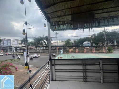 BÁN KHÁCH SẠN BÌNH THUỶ, CẦN THƠ – DT 200m2 – Kiến trúc hiện đại 18 phòng