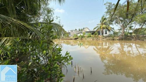 BÁN KHU ĐẤT LỘ BÊ TÔNG 4M CÁCH MẶT TIỀN 61C CHỈ 230M