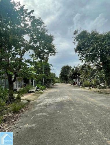 BÁN Nền - Diện tích chuẩn đẹp (5m x 20m). Sổ hồng sang tên ngay. Mặt tiền (B9 - KDC Tân Phú)