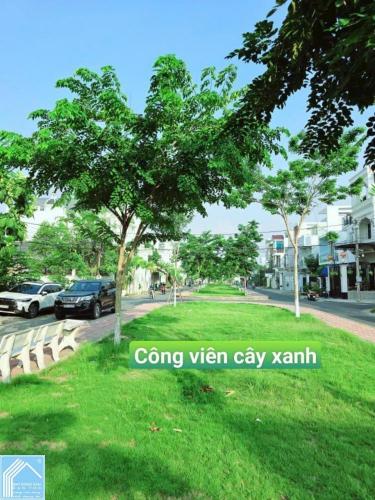 BÁN NỀN - MẶT TIỀN - GIÁ RẺ - ĐỐI DIỆN CÔNG VIÊN - khu TĐC HƯNG PHÚ 1