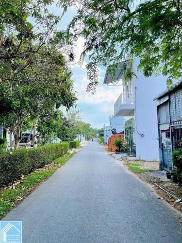 BÁN NỀN - MẶT TIỀN (Đường ĐINH CÔNG CHÁNH). Cách cầu BÌNH THUỶ chỉ 200m