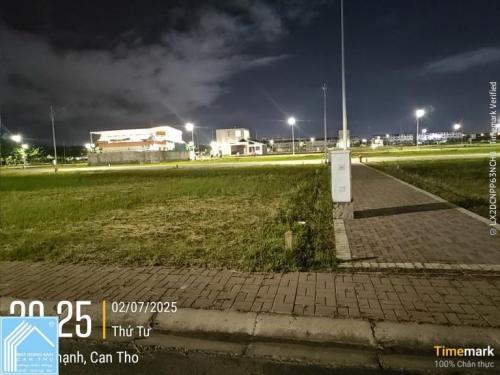 Bán nền biệt thự ngang 15 mét, 15x15, 225m2. Gần hồ, sổ sẵn, thích hợp xây biệt thự vườn nghỉ dưỡng Bán nền biệt thự ngang 15 mét, 15x15, 225m2. Gần hồ, sổ sẵn, thích hợp xây biệt thự vườn nghỉ dưỡng