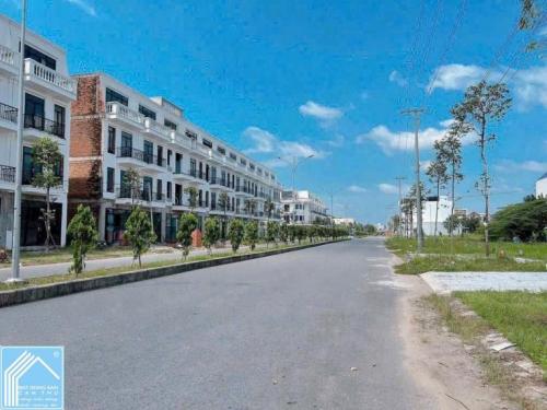 Bán nền D1 trục chính lộ 30m KDC Hồng Loan . Nền đẹp , không vướng cống trụ