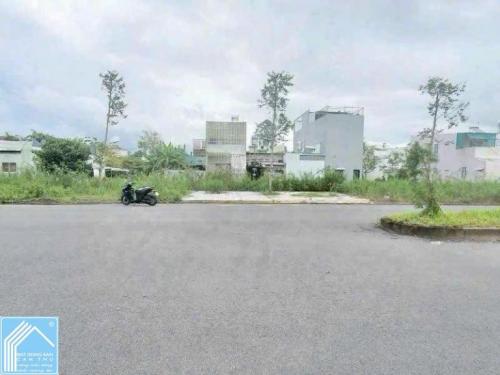 Bán nền D1 trục chính lộ 30m KDC Hồng Loan . Nền đẹp , không vướng cống trụ