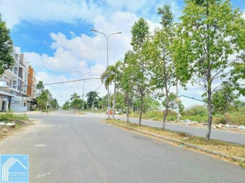 Bán nền đầu đường Nguyễn Thị Sáu khu 586 dt 5x25