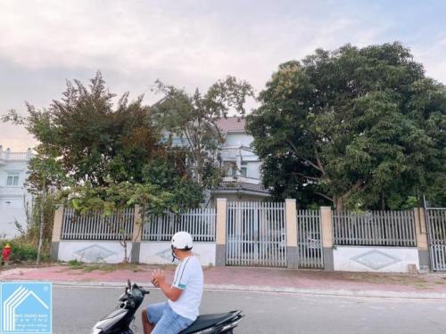 Bán Nền dãy biệt thự đường số 61 khu 586 mặt hướng ra Sông Cái Sâu rất đẹp, MÁT MẺ, HIẾM CÓ