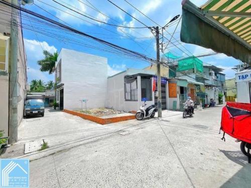 BÁN NỀN GÓC 2MT HẺM - VỊ TRÍ RẤT GẦN & ĐẸP, Cấp GPXD chính, xây nhà ngay