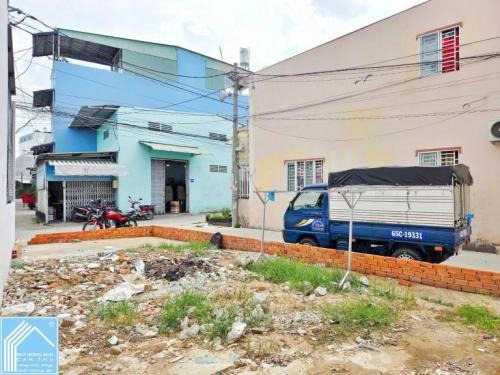 BÁN NỀN GÓC 2MT HẺM - VỊ TRÍ RẤT GẦN & ĐẸP, Cấp GPXD chính, xây nhà ngay