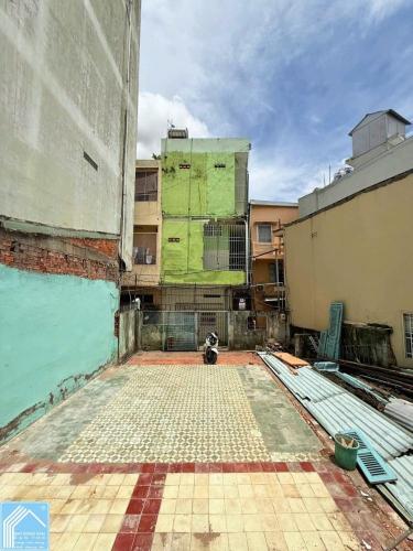 BÁN NỀN THỔ CƯ: NGANG 7m (nở hậu 10m) x DÀI 12m (Cách VINCOM HÙNG VƯƠNG 60m)